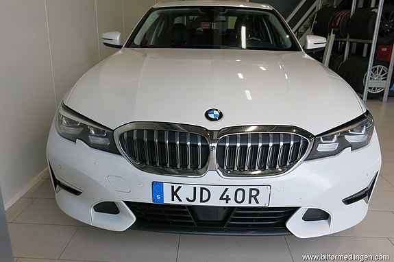 BMW 330e 6 of 16