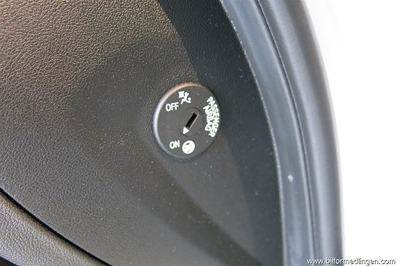 BMW 330e 15 of 16