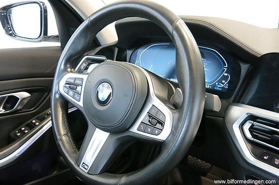 BMW 330e 10 of 16