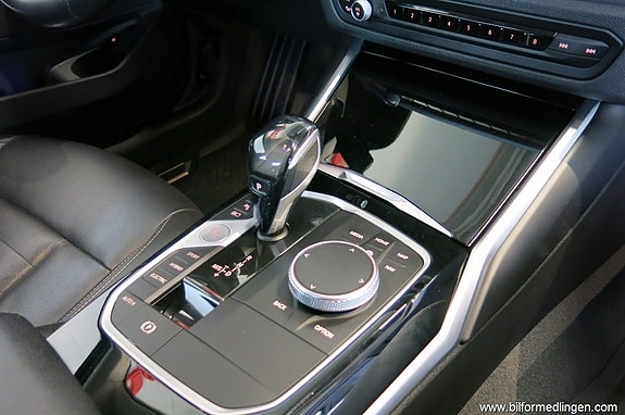 BMW 330e 9 of 16