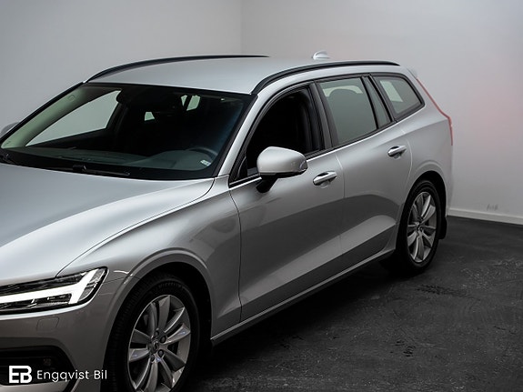 Volvo V60 2 of 30