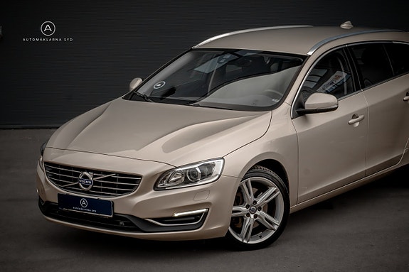 Volvo V60 2 of 22