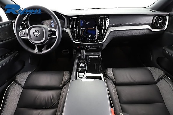 Volvo V60 2 of 23
