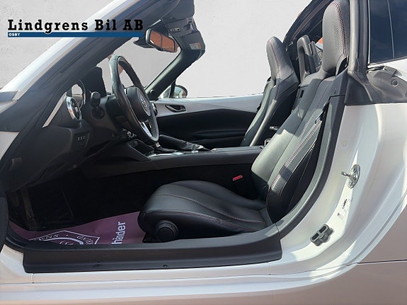 Mazda MX-5 7 of 10