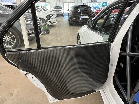 Mitsubishi Lancer 12 of 15