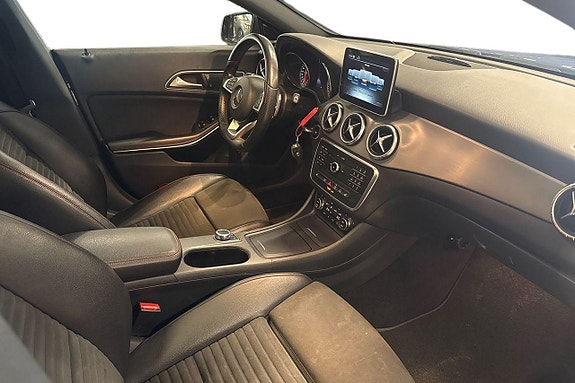 Mercedes-Benz CLA220 d 14 of 26