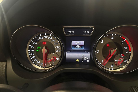 Mercedes-Benz CLA220 d 15 of 26