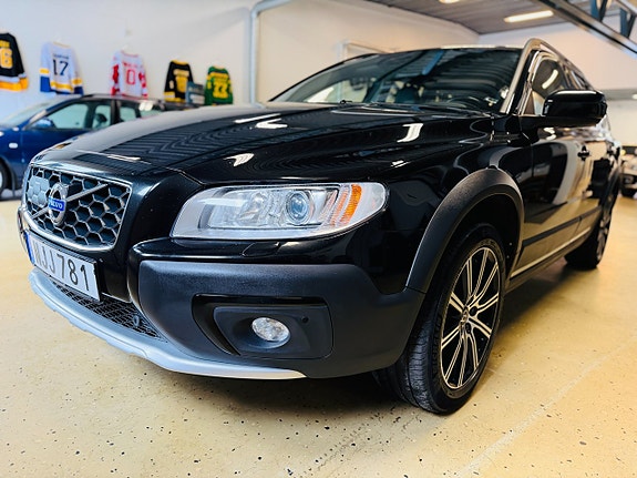 Volvo XC70 2 of 21