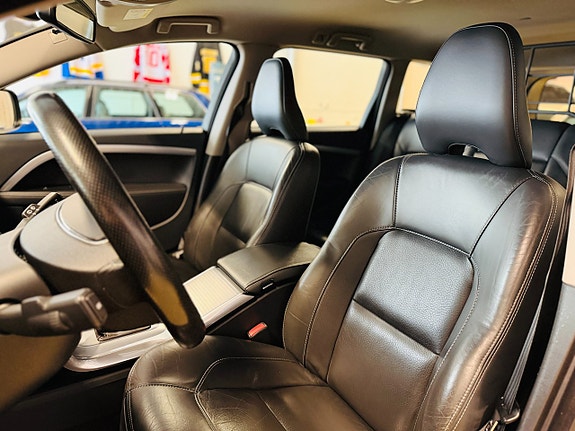 Volvo XC70 13 of 21