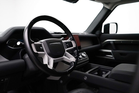 Land Rover Defender 110 6 of 29