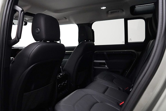 Land Rover Defender 110 9 of 29