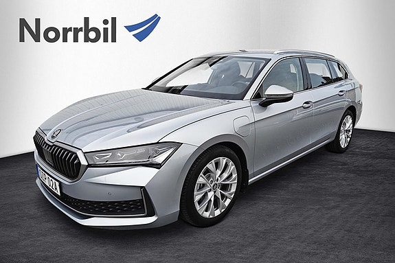 Skoda Superb 2 of 12