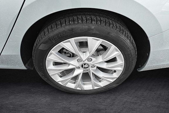 Skoda Superb 4 of 12