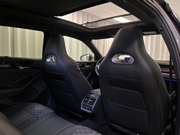 Volkswagen Passat 18 of 18