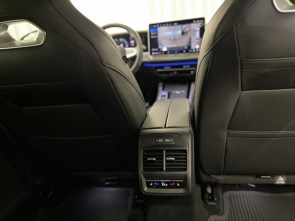Volkswagen Passat 12 of 18
