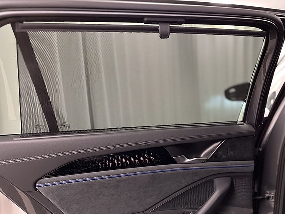 Volkswagen Passat 11 of 18