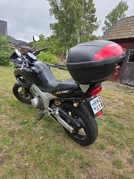 Yamaha TDM 850 4 of 6