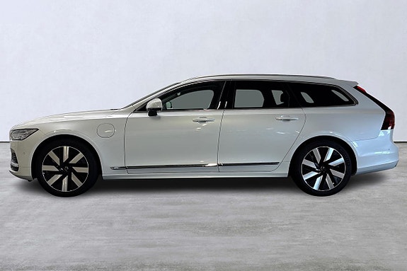 Volvo V90 2 of 28