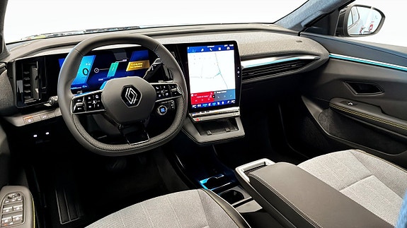 Renault Scenic E-Tech 11 of 21