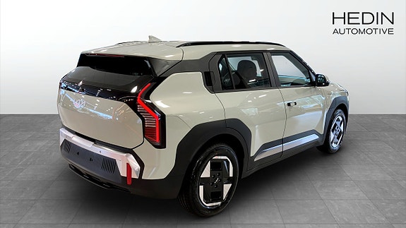 Kia EV3 2 of 13
