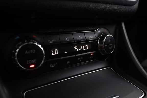 Mercedes-Benz CLA180 24 of 30