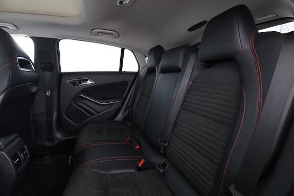 Mercedes-Benz CLA180 15 of 30