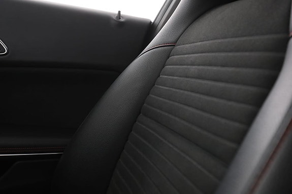 Mercedes-Benz CLA180 29 of 30