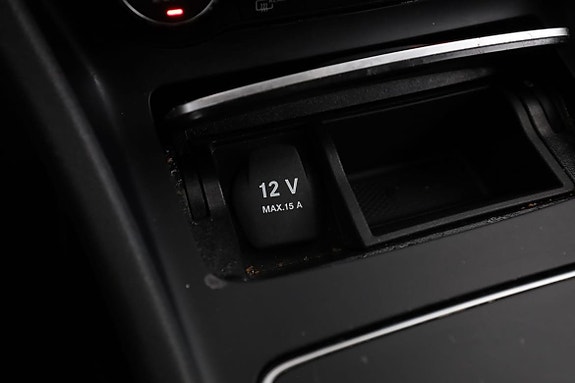Mercedes-Benz CLA180 25 of 30