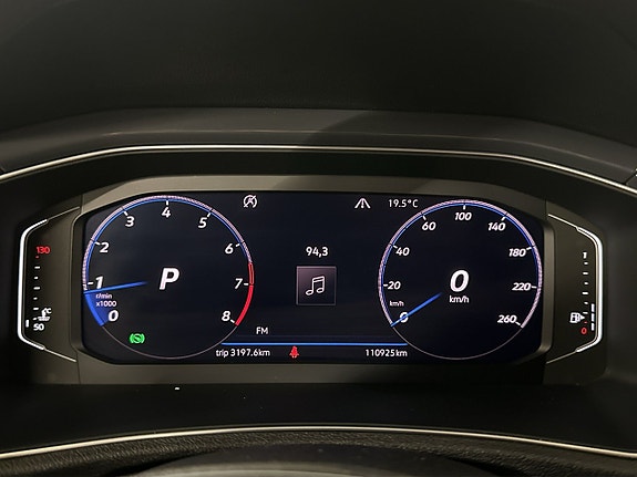 Volkswagen T-Roc 18 of 29