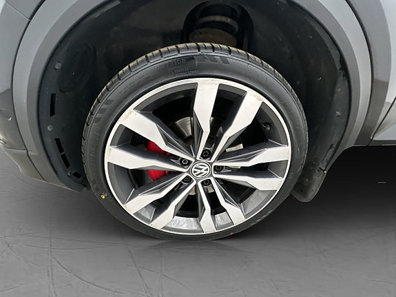 Volkswagen T-Roc 26 of 29