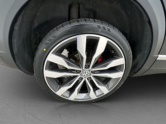 Volkswagen T-Roc 28 of 29