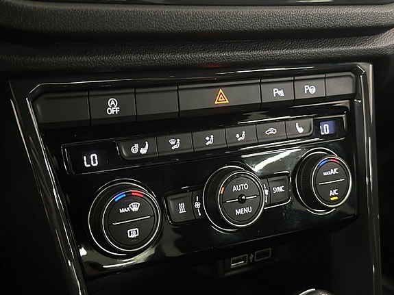 Volkswagen T-Roc 21 of 29