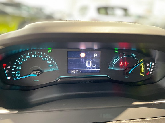 Peugeot 208 12 of 14
