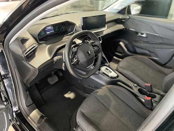 Peugeot 208 10 of 14