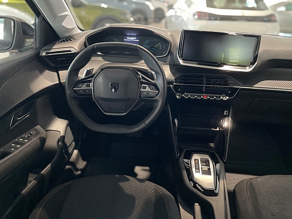 Peugeot 208 9 of 14