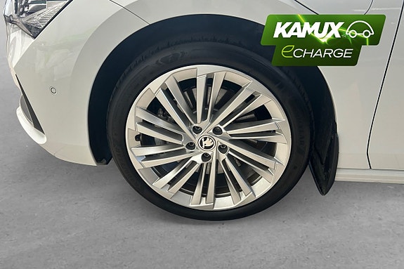 Skoda Superb 8 of 26