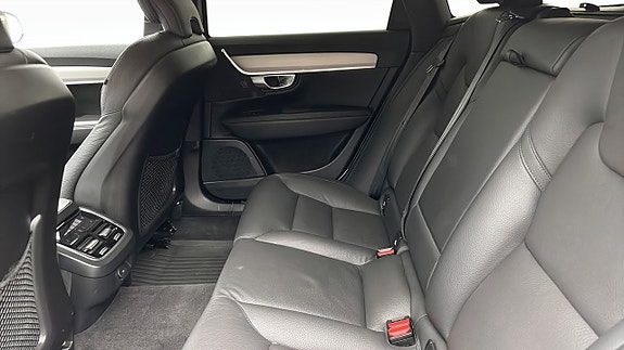 Volvo V90 Cross Country 11 of 12