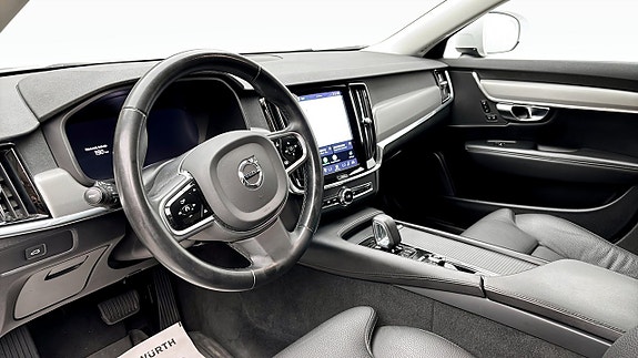 Volvo V90 Cross Country 7 of 12