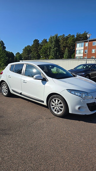 Renault Megane III 5 of 8