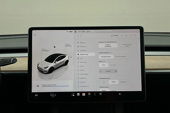 Tesla Model Y 22 of 25