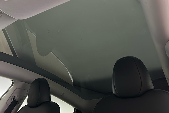 Tesla Model Y 15 of 25