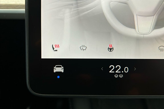 Tesla Model Y 20 of 25