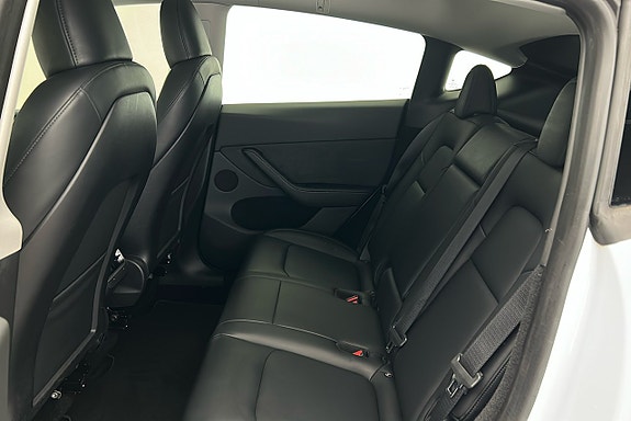 Tesla Model Y 12 of 25