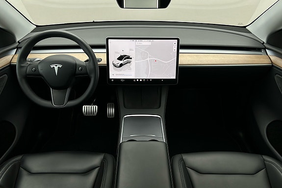 Tesla Model Y 6 of 25