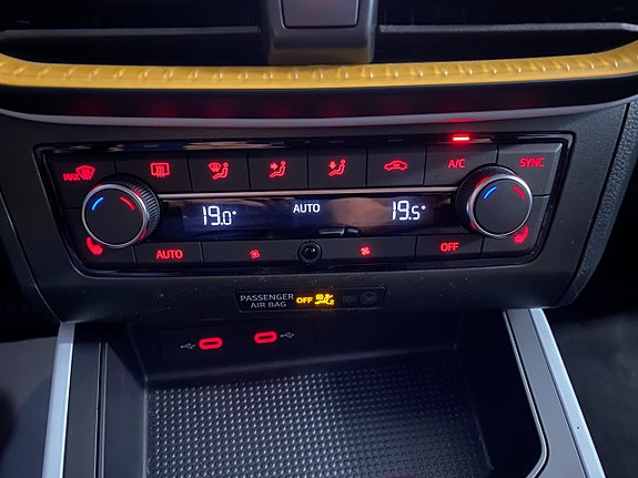 Seat Arona 14 of 19
