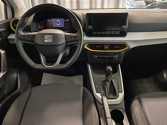 Seat Arona 8 of 19