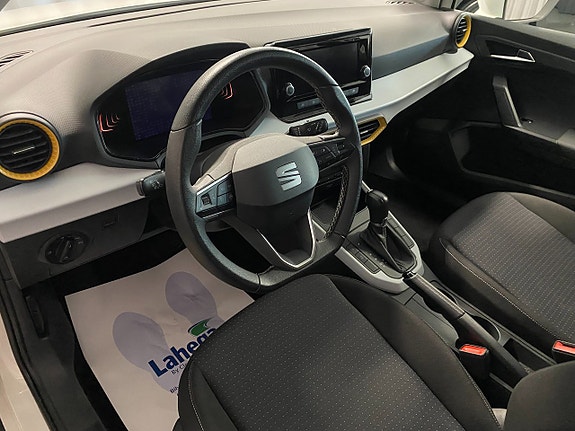 Seat Arona 10 of 19