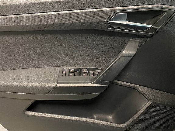 Seat Arona 19 of 19