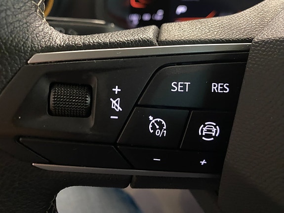 Seat Arona 18 of 19