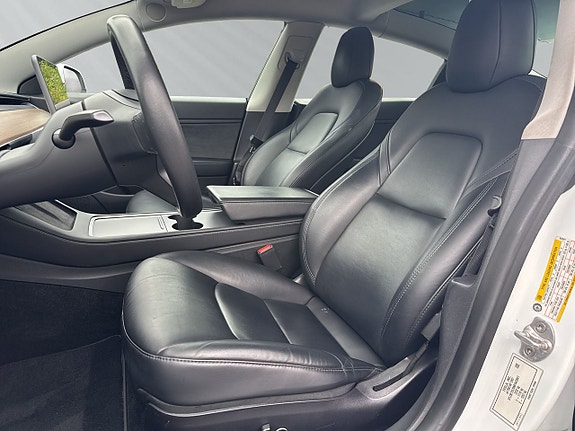 Tesla Model 3 11 of 27